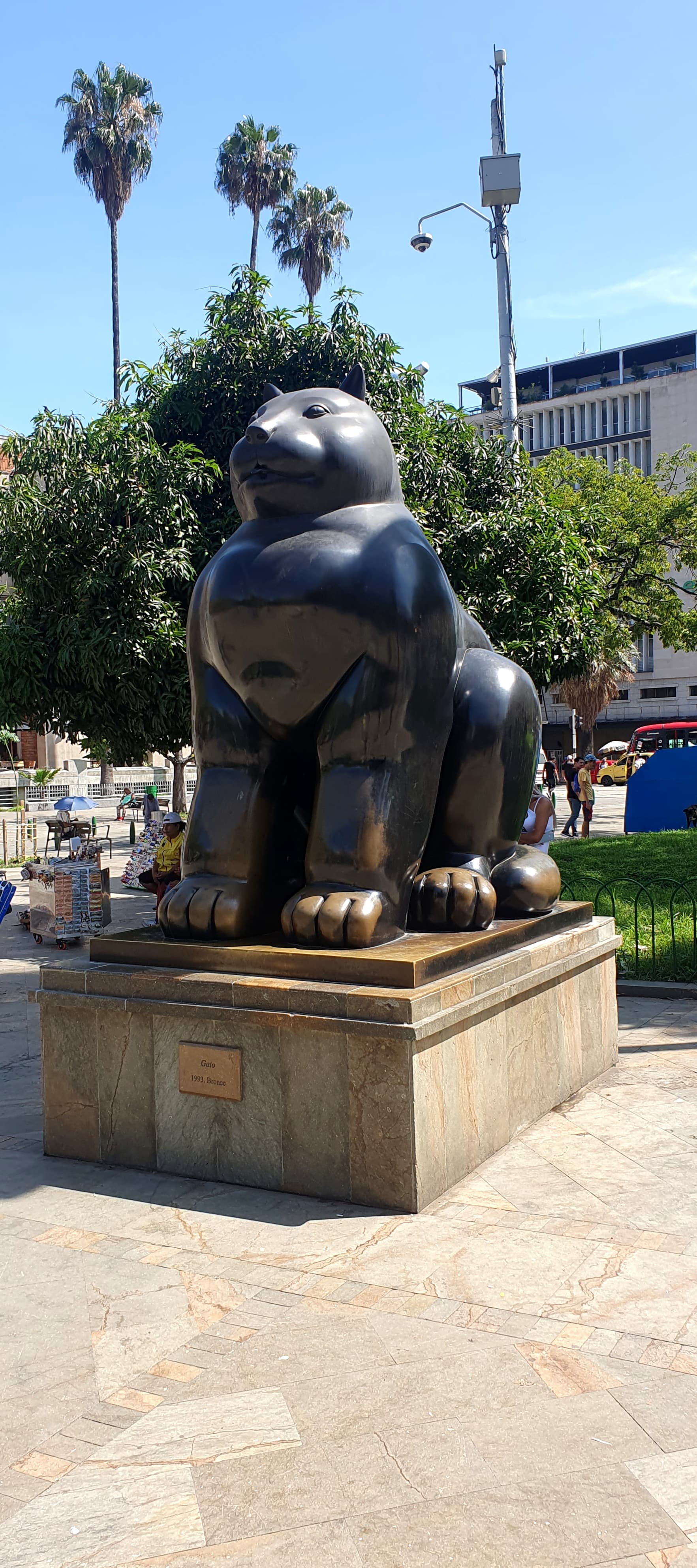 Fernando Botero, Master of Voluptuous Forms, Dies at 91